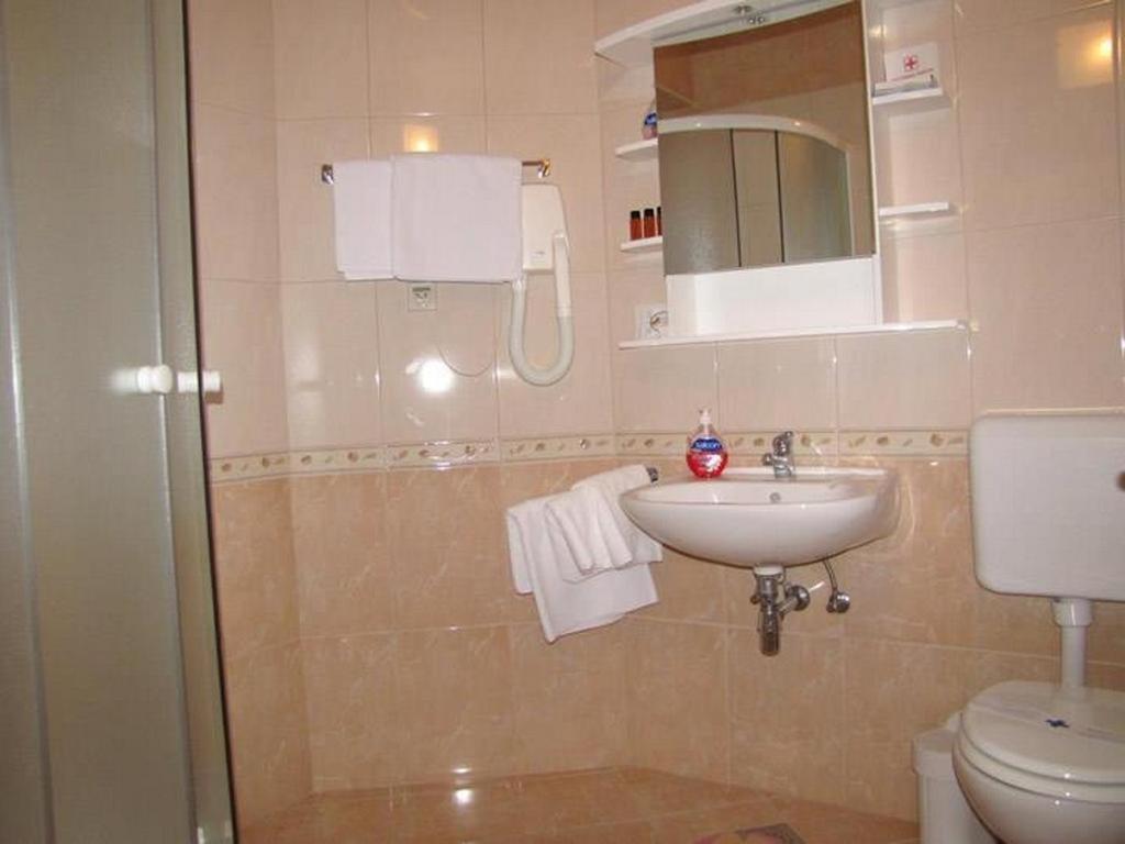 Family Friendly Apartments With A Swimming Pool Nevidjane, Pasman - 18054 Nevidane Exterior photo