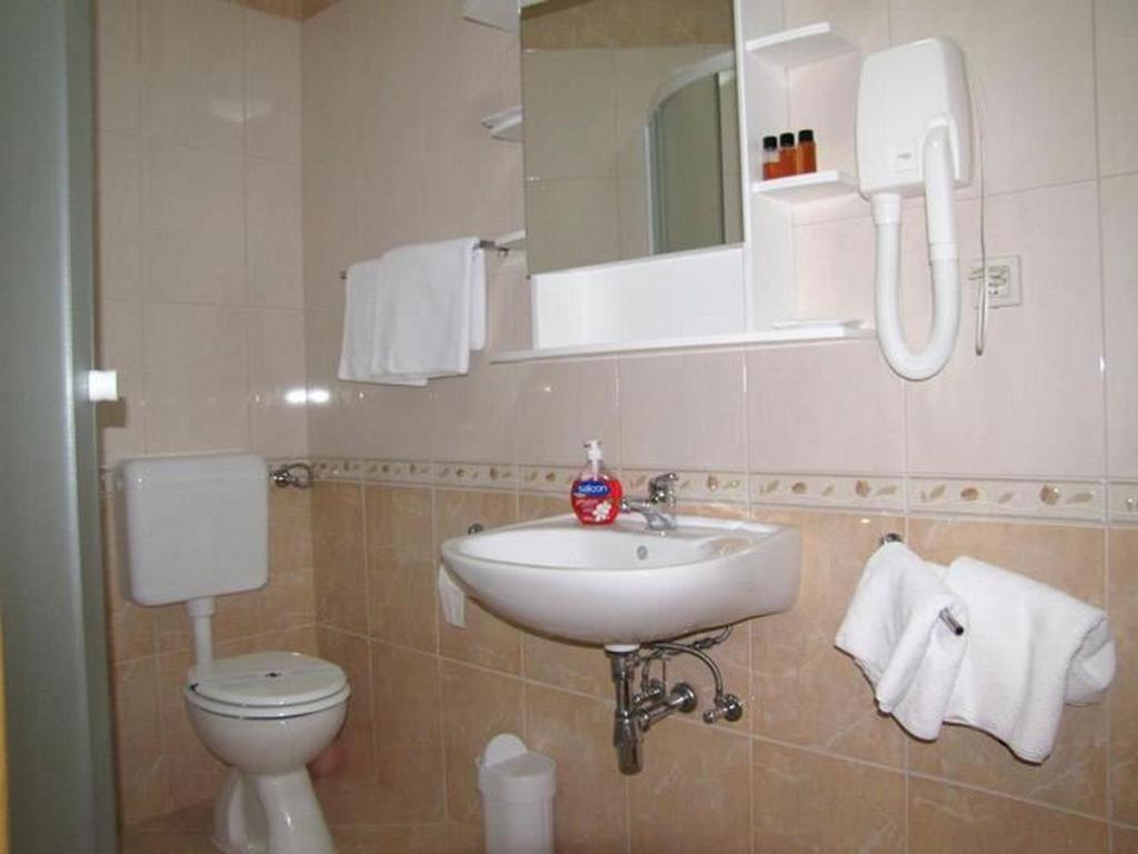Family Friendly Apartments With A Swimming Pool Nevidjane, Pasman - 18054 Nevidane Exterior photo